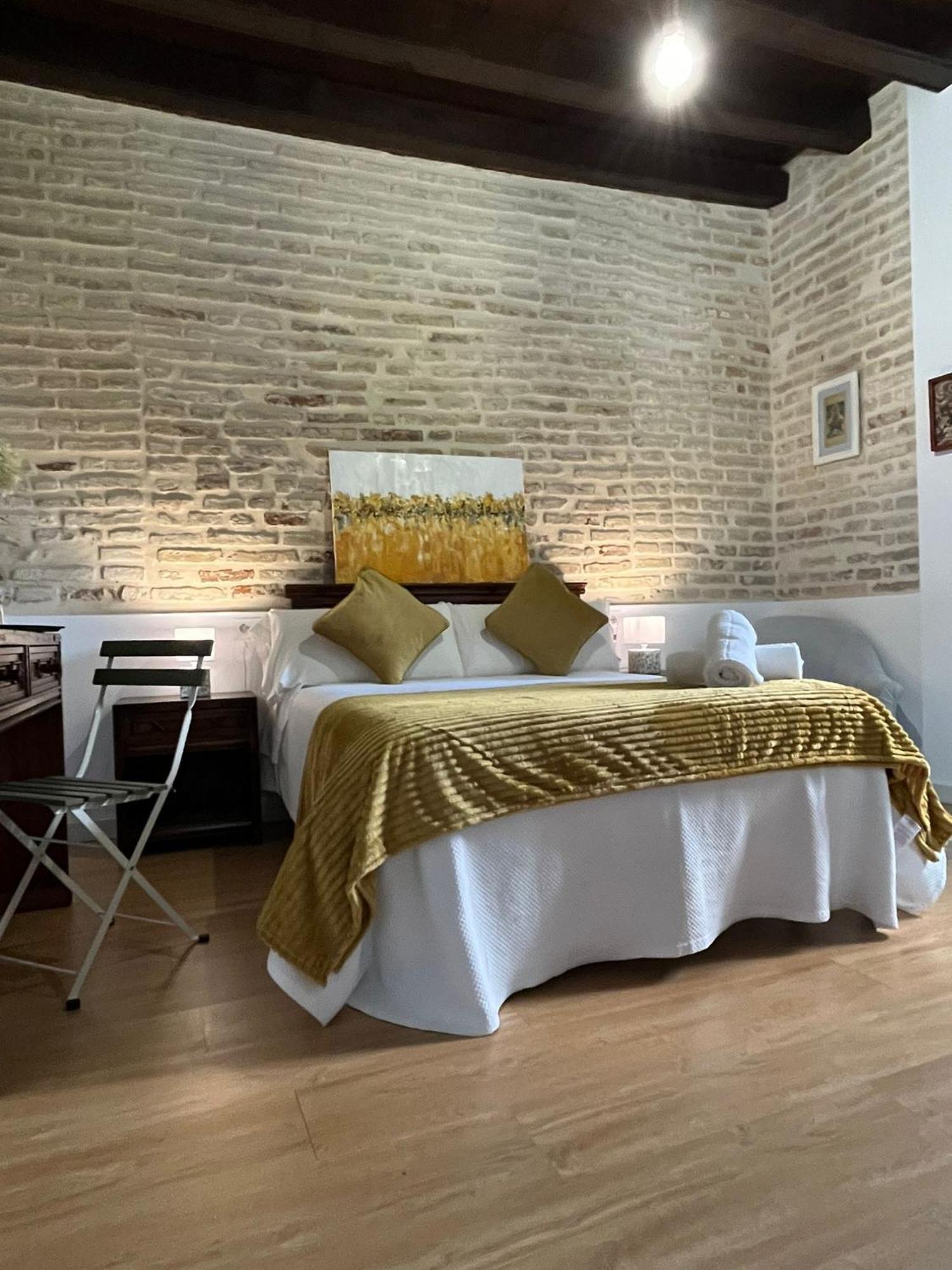 Clarisas Suites Carmona  Exteriör bild