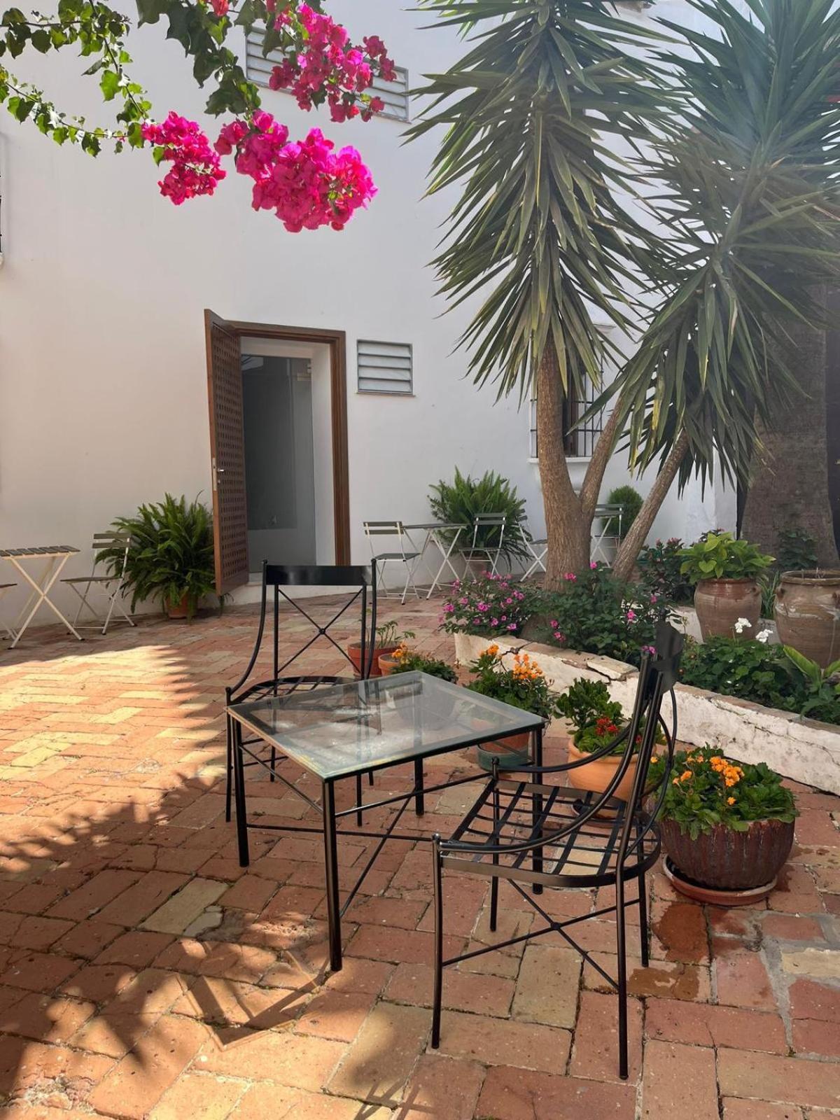Clarisas Suites Carmona  Exteriör bild