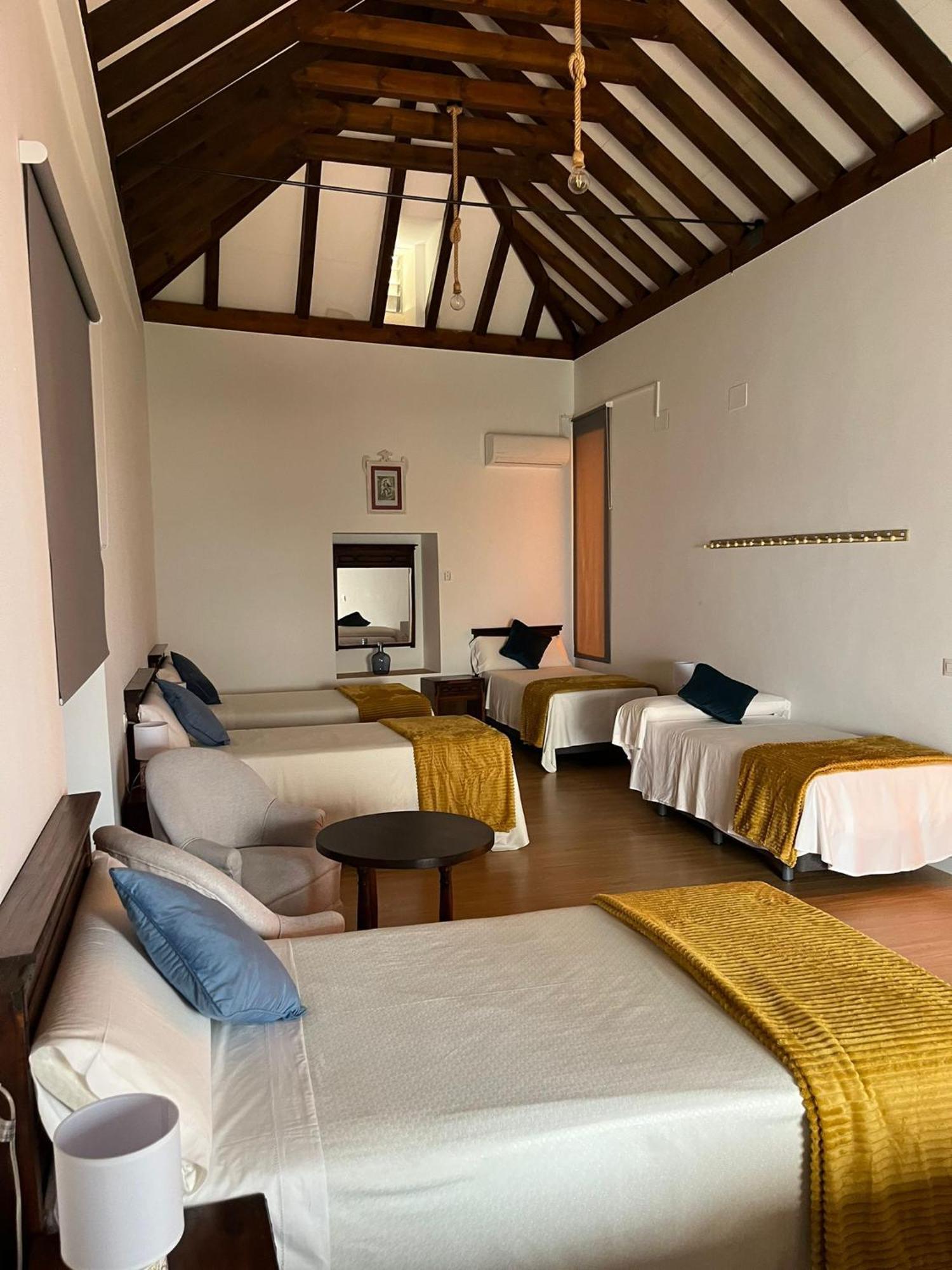 Clarisas Suites Carmona  Exteriör bild