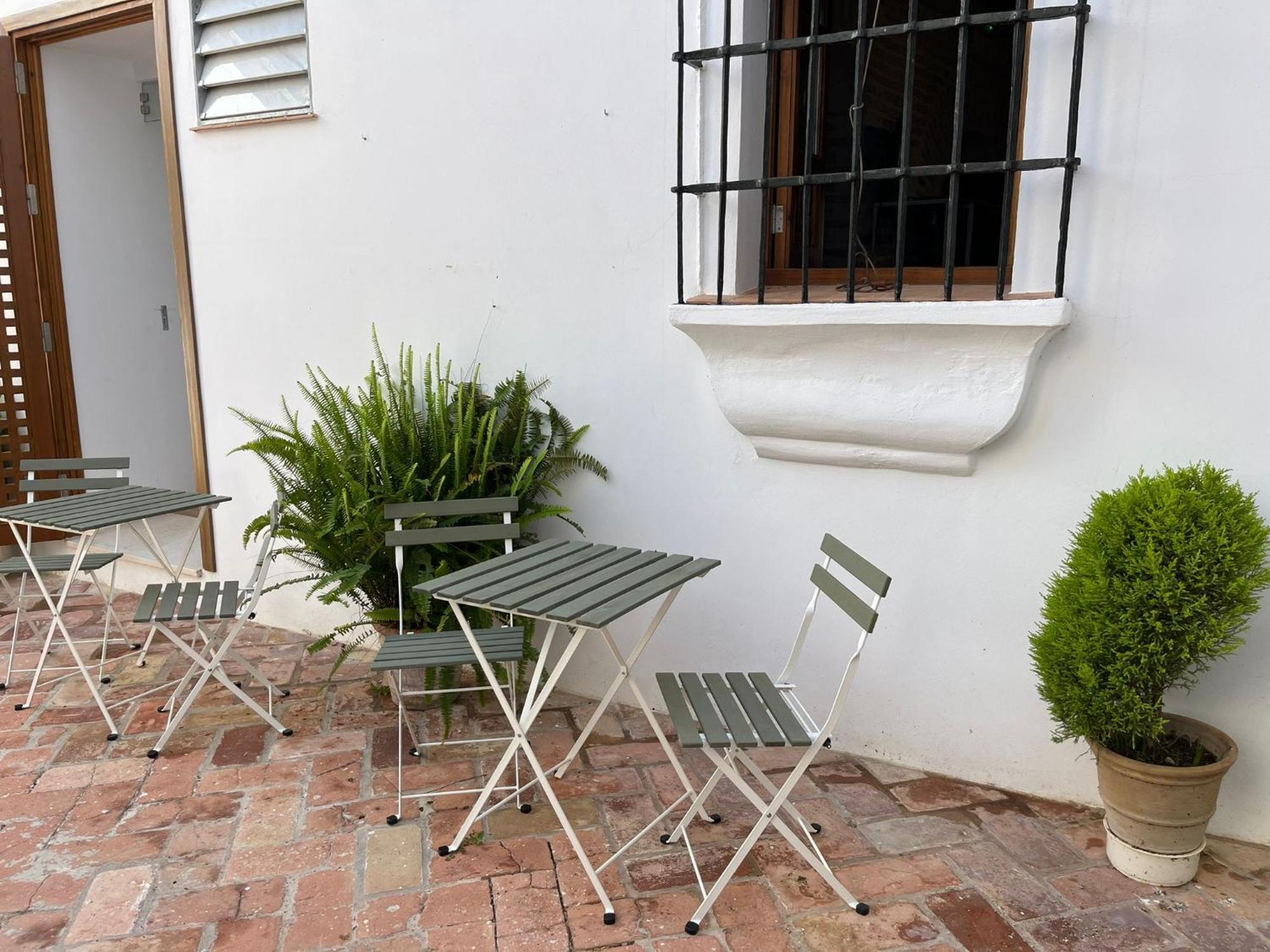 Clarisas Suites Carmona  Exteriör bild